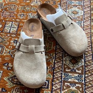 Boston Birkenstocks size 40, regular width, unisex